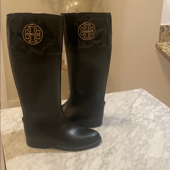 tory burch classic rain boots